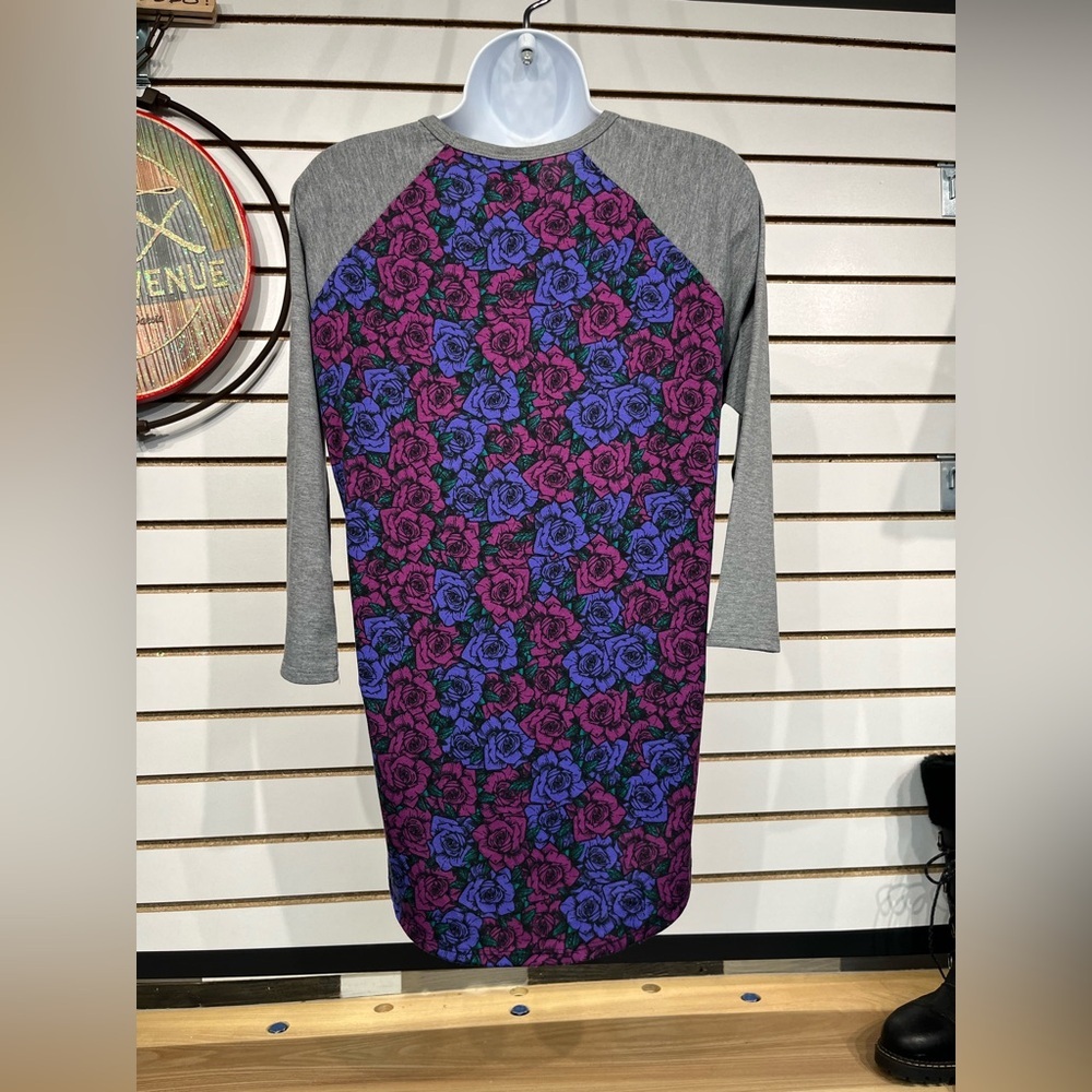 LuLaRoe “Randy” tee size small - Picture 5 of 8